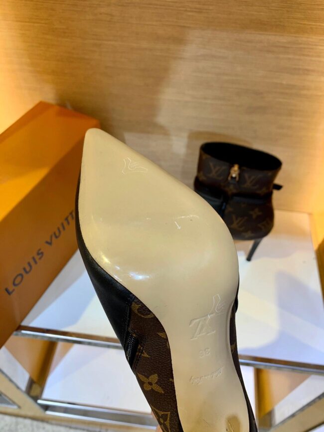 Se634 Size 4-11 Heels:10.5Cm Material: Cowhide Lining: Sheep Skin Sole: Italian Leather