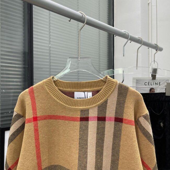 Clth242 Wool Knitted Sweater / Sizes/M/L