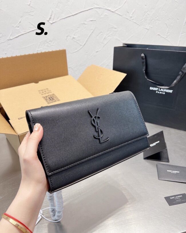 Ysk215 Kate Medium Chain Bag / 9.4 X 5.7 X 2.1 Inches