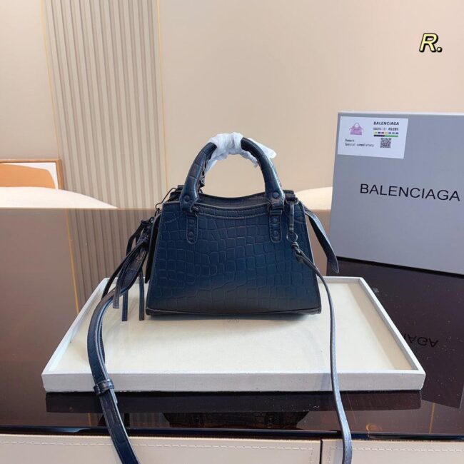 Bcg042 Women'S Neo Classic Mini Handbag In Black / L8,6 X H5,5 X W4,3 Inch