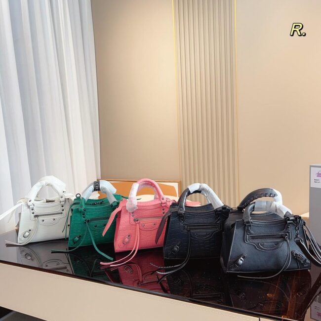 Bcg042 Women'S Neo Classic Mini Handbag In Black / L8,6 X H5,5 X W4,3 Inch