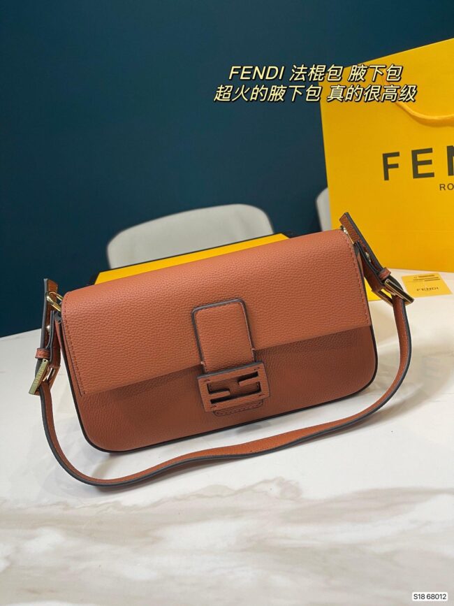Ff137 Leather Baguette Bag / 10.2X5.5X1.56Inch