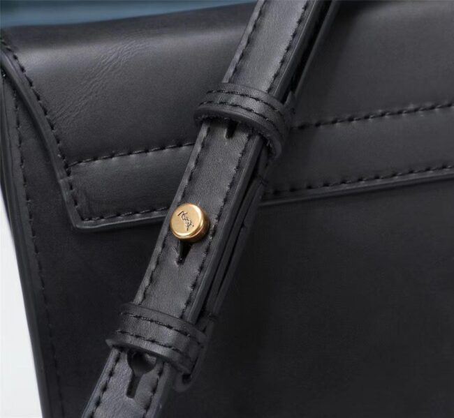 Ysk182 Leather Crossbody Bag / 7.1X5.9X2.2Inch